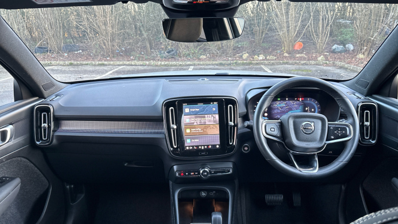 Volvo XC40 2.0 B4P Plus Dark 5dr Auto Petrol Estate